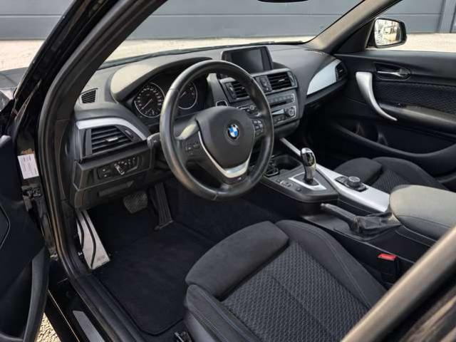 BMW 118 i PACK M Sport Edition / AUTO / SIEGES CHAUFFANTS / PDC / SHADOW LINE / JANTES M 17 / CLIM AUTO / BLUETOOTH