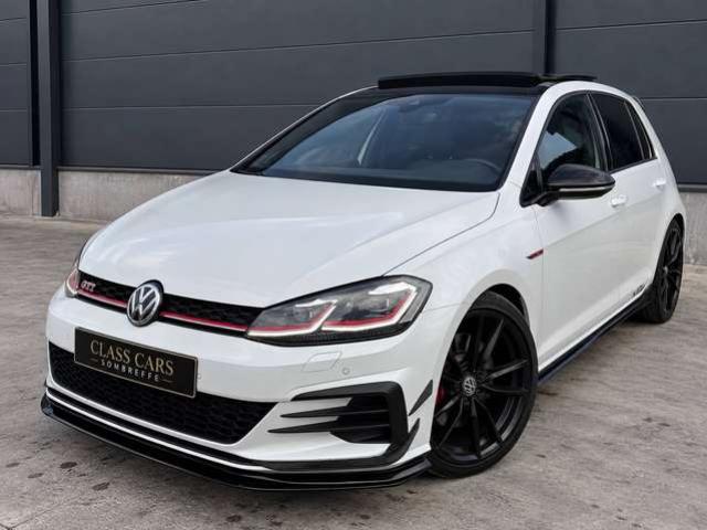 Volkswagen Golf GTI 2.0 TSI TCR OPF / DSG / CAMERA / PANO / DISTRONIC / CARPLAY / FRONT ASSIST / AKRAPOVIC