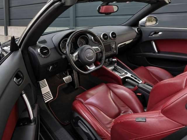 Audi TTS Roadster 2.0 TFSI Quattro S-tronic / Bose / Navigation MMI Plus / Magnetic Ride / Sièges chauffants / Jantes 19 pouces