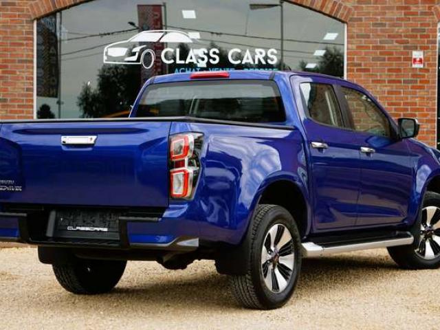 Isuzu D-Max 1.9 Turbo D 4WD LSX / AUTOMATIQUE / CARPLAY / DISTRONIC / ANGLES MORTS / FRONT ASSIST / CAMERA 1e MAIN