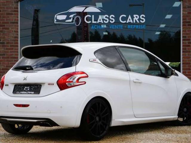 Peugeot 208 1.6i GTi 200 CV / NAVI / BLUETOOTH / SIÈGES CHAUFFANTS / CARNET COMPLET