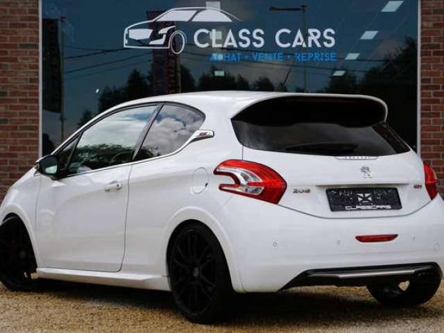 Peugeot 208 1.6i GTi 200 CV / NAVI / BLUETOOTH / SIÈGES CHAUFFANTS / CARNET COMPLET