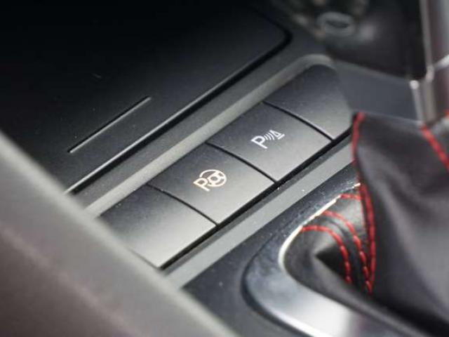 Volkswagen Golf GTI 2.0 TSI ADIDAS DSG BI-XENON PDC DYNAUDIO PARK-ASSIST CAMERA CARNET COMPLET
