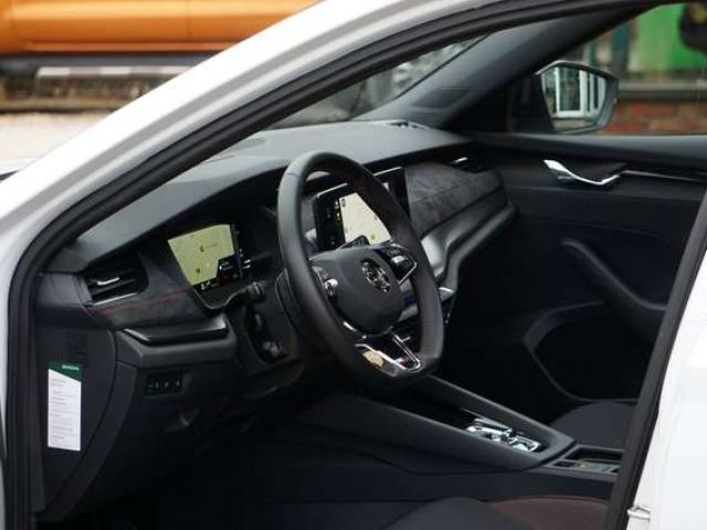 Skoda Octavia SW RS 2.0 TFSI 245CV COCKPIT DSG PANO CAM CARNET