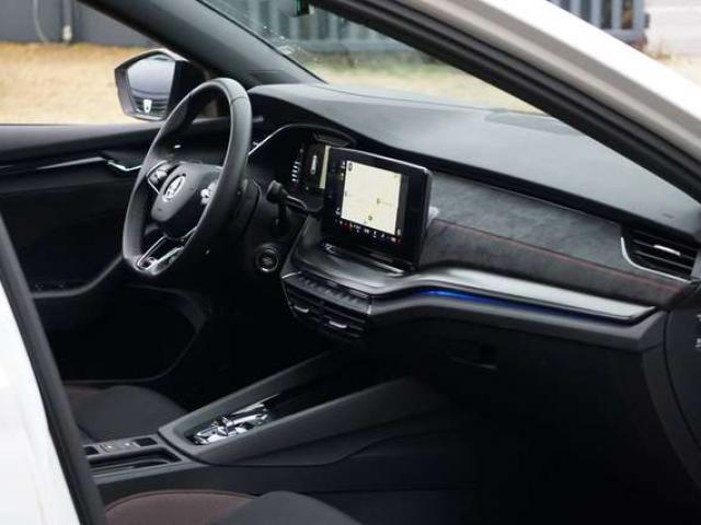 Skoda Octavia SW RS 2.0 TFSI 245CV COCKPIT DSG PANO CAM CARNET