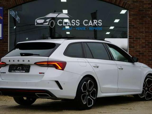 Skoda Octavia SW RS 2.0 TFSI 245CV COCKPIT DSG PANO CAM CARNET