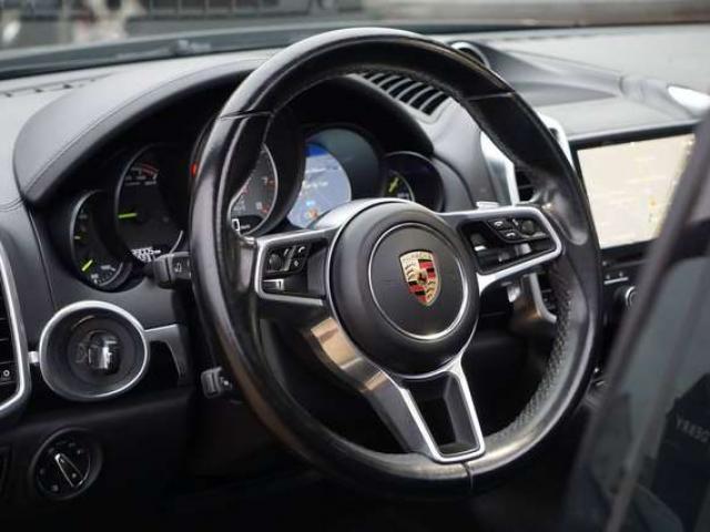 Porsche Cayenne 3.0i V6 PHEV S Platinum Edition / PACK CHRONO SPORT / Tiptronic S / PANO / ATTELAGE / BOSE / 4X4 / CAM360 / NAVI