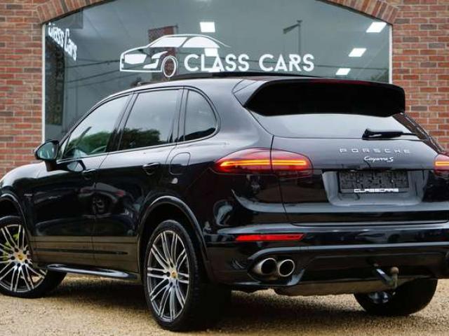 Porsche Cayenne 3.0i V6 PHEV S Platinum Edition / PACK CHRONO SPORT / Tiptronic S / PANO / ATTELAGE / BOSE / 4X4 / CAM360 / NAVI