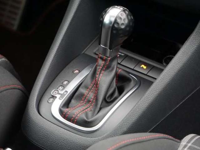 Volkswagen Golf GTI 2.0 TSI 35 Years DSG / DCC / NAVIGATION / BI-XENON DIRECTIONNELS / PDC AV-AR / TOIT OUVRANT / CARNET COMPLET