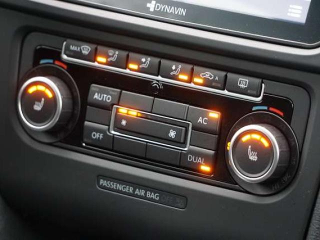 Volkswagen Golf GTI 2.0 TSI 35 Years DSG / DCC / NAVIGATION / BI-XENON DIRECTIONNELS / PDC AV-AR / TOIT OUVRANT / CARNET COMPLET