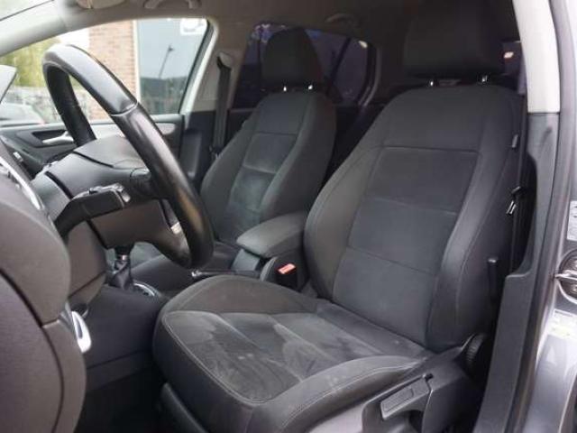 Volkswagen Golf 1.6 CR TDi Trendline PDC AV-AR / NAVIGATION / CLIMTRONIC BI-ZONE / CRUISE
